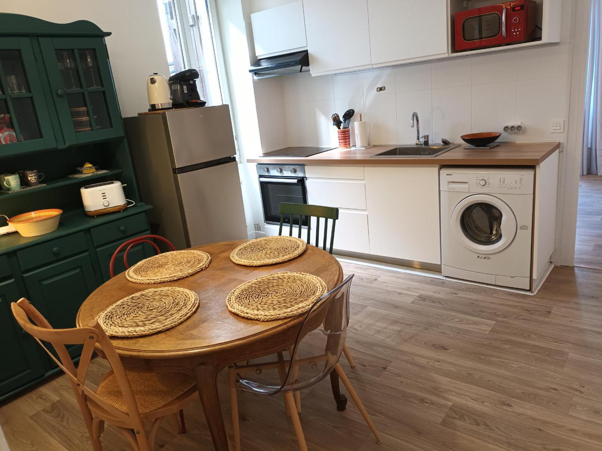 Appartement T2 Renove, Centre-Ville Hendaye, Proche Baie, Sans Ascenseur, Balcon, Calme, Wifi Non Inclus - Fr-1-239-850 ภายนอก รูปภาพ